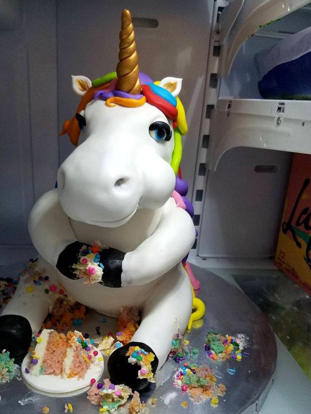 10 Desain Kue Super Unik Bikin Sayang Dimakan