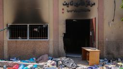 Pasukan Israel meninggalkan Rumah Sakit al-Shifa seusai menggunakannya selama dua pekan terakhir. (Foto: AFP)