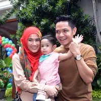 Syukuran Ultah ke 1 Mikhayla Zalindra Bakrie (Nurwahyunan/bintang.com)