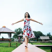 Ilustrasi perempuan bahagia/copyright freepik.com/jcomp