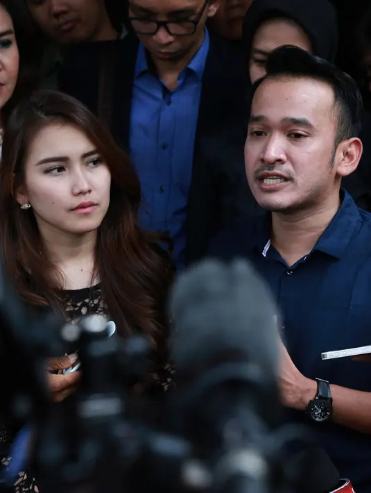  Melihat pelaku yang masih terbilang muda, Ayu mengaku prihatin, namun  proses hukum harus terus berlanjut agar tidak ada lagi korban dan kejadian tersebut tidak terulang kembali. (Wimbarsana Kewas/Bintang.com)