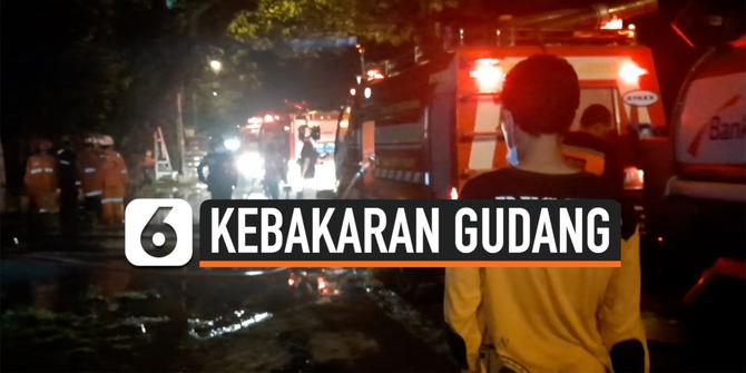 VIDEO: Kebakaran Gudang Penyimpanan Tiner, 3 Orang Mengalami Luka Bakar