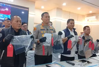Kapolresta Barelang Kombes Pol Anggoro Wicaksono beserta Jajarannya Mengungkap Pembunuhan Istri di Batam