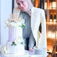 Olla Ramlan ulang tahun ke-42 (Sumber: Instagram/ollaramlan)