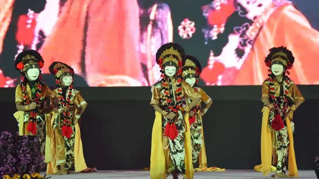 Pertamina memberikan dukungan bagi Sekolah Tari Cirebon, yang merupakan bagian dari Yayasan Belantara Budaya Indonesia (BBI). (Dok Pertamina)