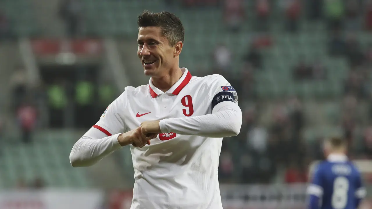 Robert Lewandowski 2 Gol, Polandia Hajar Bosnia dan Herzegovina