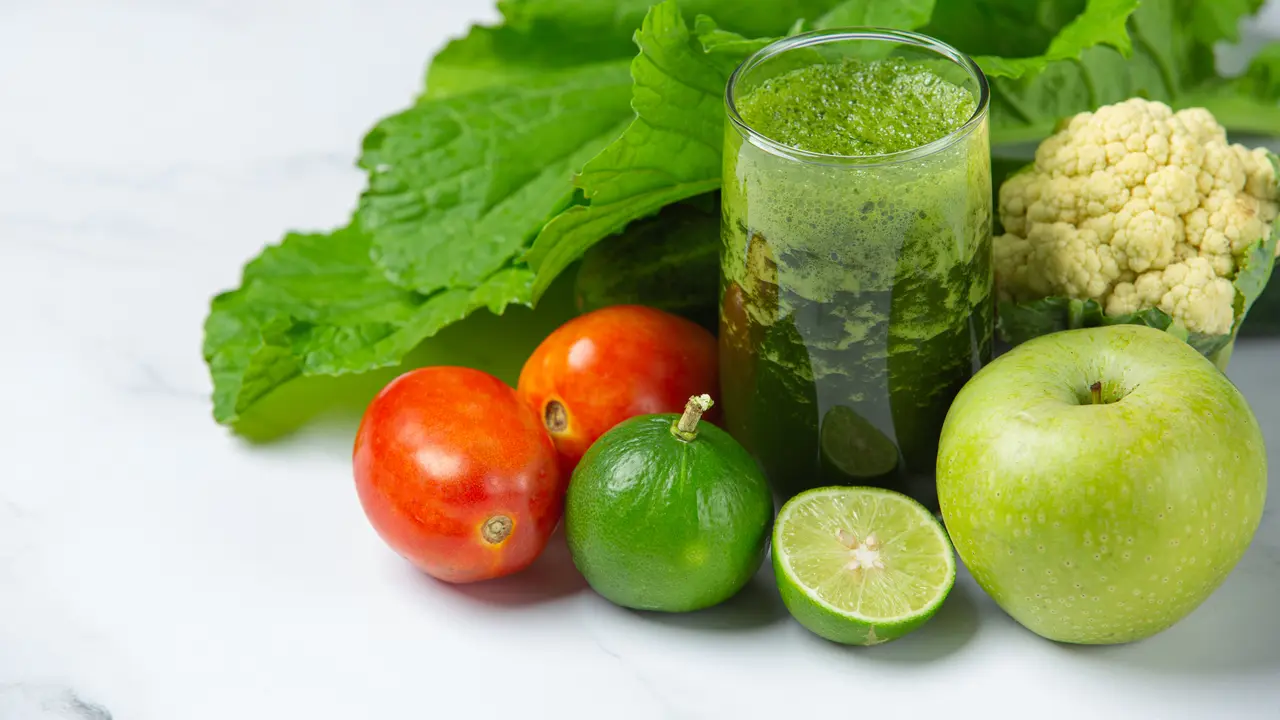 Resep Jus Sayur Anti Rasa “Rumput”: Sehat, Segar, dan Tetap Nikmat [Dok/freepik.com]
