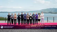 Family Photo pertemuan Pejabat Senior ASEAN (ASEAN Senior Officials' Meeting/SOM) jelang KTT ASEAN 2023 dimulai pada 9 Mei 2023 di Labuan Bajo, Nusa Tenggara Timur (NTT) (Foto: Kemlu)