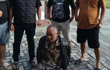 Berjaket Kulit Duduk di Aspal, Tampang Kiai Pendiri Ponpes di Pati Ditangkap Terkait Pencabulan Santri