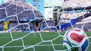 Kiper Amerika Serikat Matt Freese bereaksi setelah Hans Vanaken dari Belgia mencetak gol ketiga mereka selama pertandingan sepak bola babak 16 besar Piala Dunia antara Amerika Serikat dan Belgia di Seattle, Senin, 6 Juli 2026. (AP Photo/Lindsey Wasson)