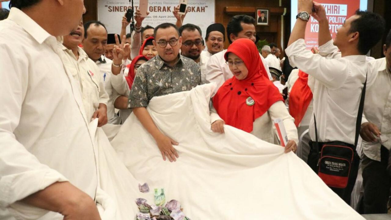 Relawan Sudirman Said, Teguh Stiawan mengatakan bersepakat menghentikan proses pendaftaran pencalonan melalui jalur independen.<br>
