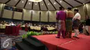 Suasana finalis diatas panggung saat menjawab pertanyaan yang diberikan oleh tim panel ahli dalam penutupan raker peraturan perundangan-undangan serta pemberian Anugerah Nawacita Legislasi 2016 di Jakarta, Jumat (24/6). (Liputan6.com/Faizal Fanani)