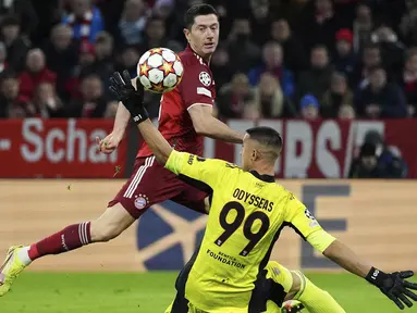 Bayern Munchen sukses menundukkan wakil Portugal, Benfica dengan skor 5-2 dalam partai matchday 4 fase grup Liga Champions 2021/22 yang digelar di Allianz Arena, Rabu (3/11/2021). (AP/Matthias Schrader)