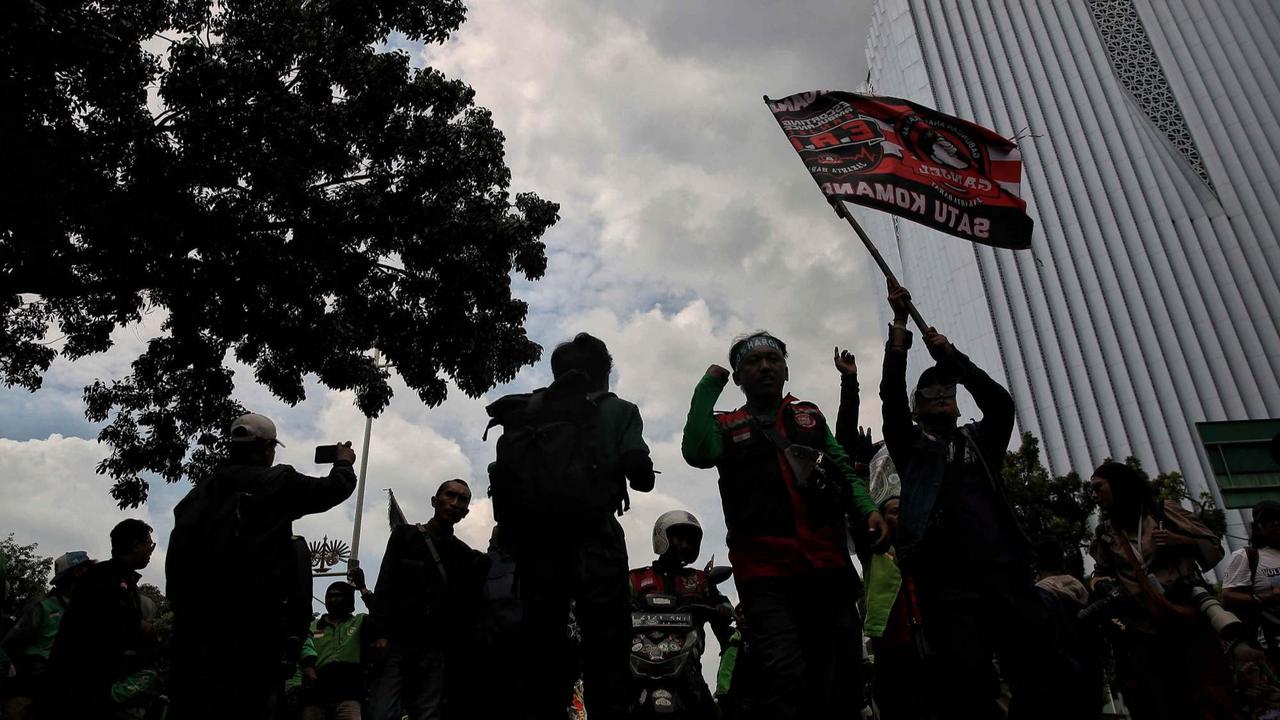 Demo ojol di Patung Kuda