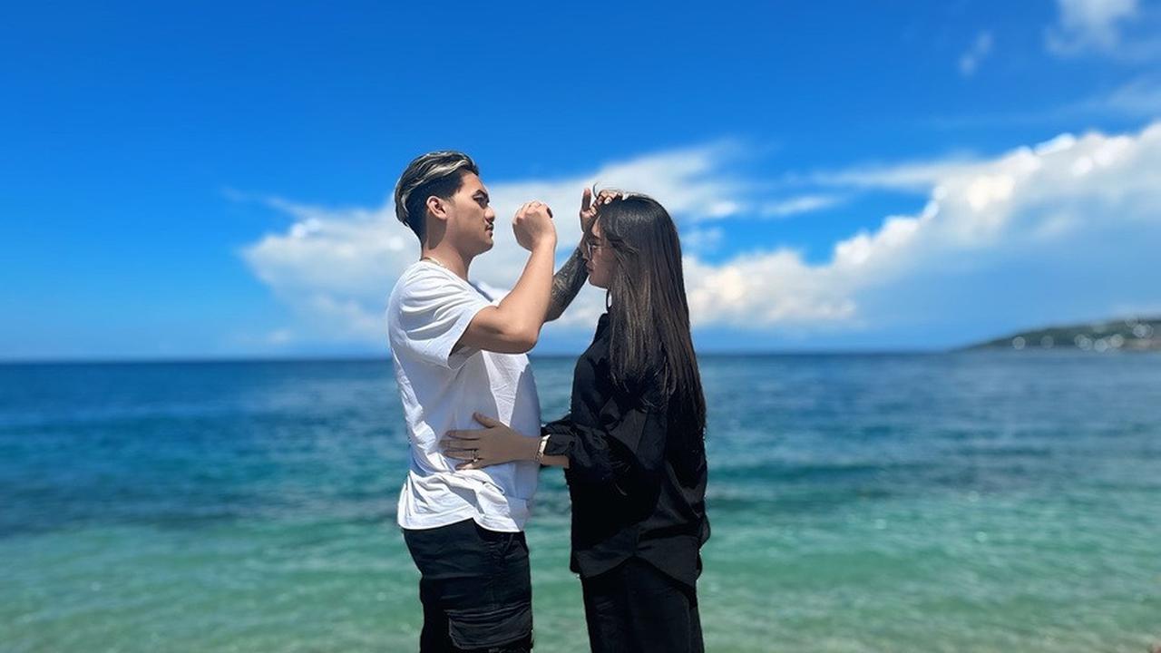 Sudah Bisa Liburan Ke Pantai Bersama Pasangan