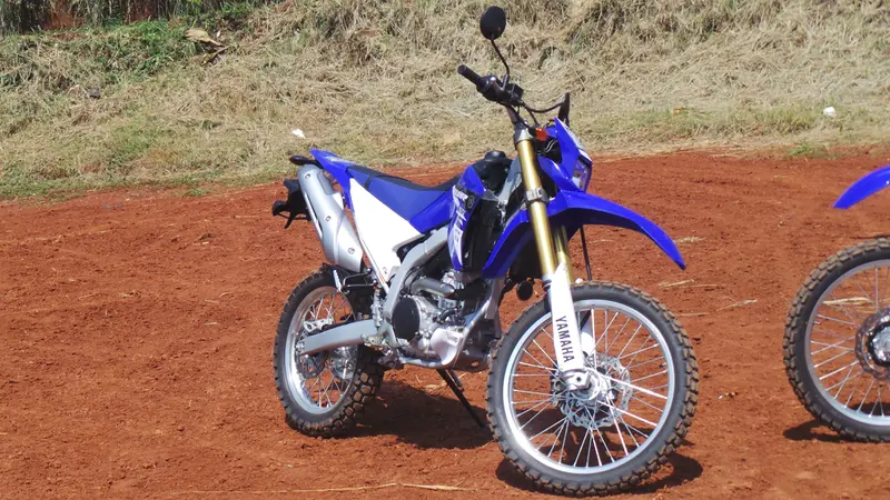 Yamaha WR250R Resmi "Garuk Tanah" Indonesia