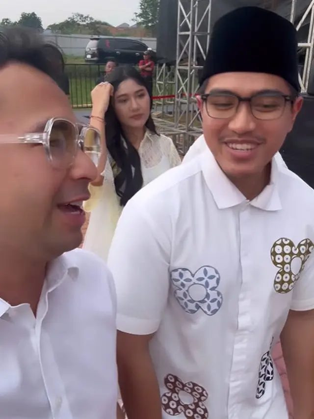 Pakai Sandal Rp30jutaan, Busana Erina Gudono Kena Kritik Saat Temani Kaesang Resmikan Pusat Usaha Kuliner