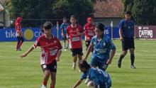 Laga pekan ke-17 Hydroplus Soccer League U-15 yang mempertemukan Goal Aksis dan Si Jalak Putri di Lapangan Infini, Pusdikpom, Kota Cimahi, Sabtu (9/5/2026). (Bola.com/Erwin Snaz)