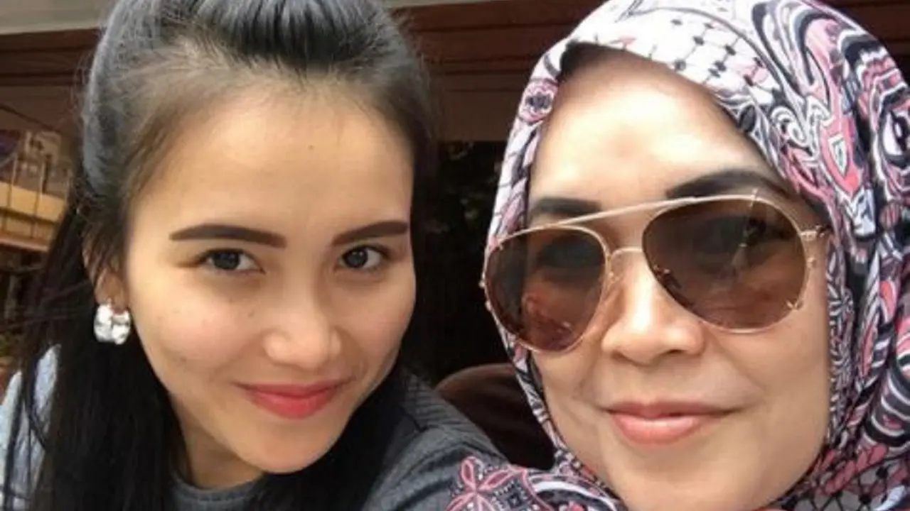 [Bintang] Ayu Ting Ting dan Umi Kalsum