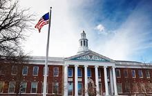 Harvard University Gratiskan Biaya Kuliah bagi Mahasiswa dari Keluarga Berpendapatan Kurang dari USD100,000