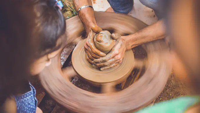 [Bintang] Kreatifnya 5 Zodiak Ini Bikin Mereka Bertahan Hidup