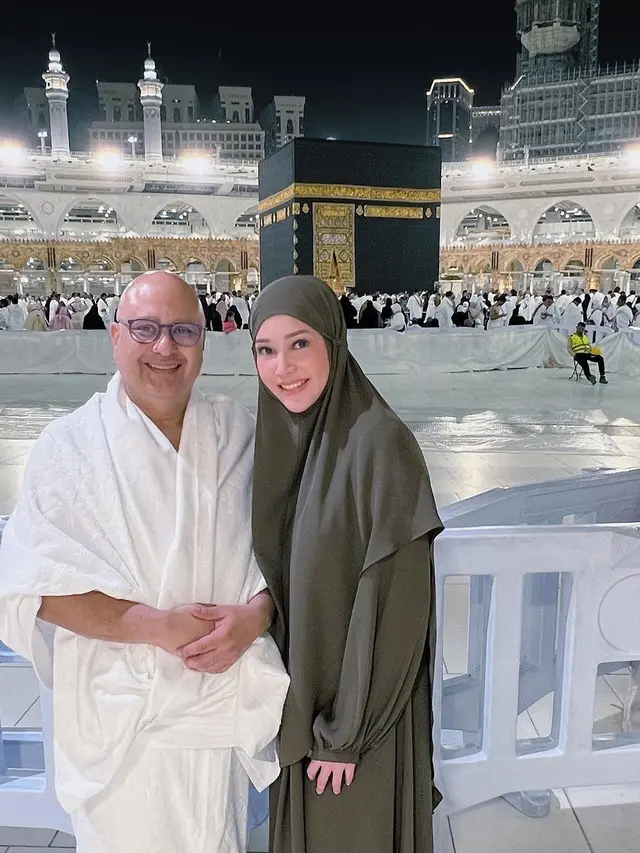 Maia Estianty dan Irwan Mussry Anniversary ke-5