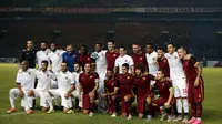 AS Roma menyelesaikan tur pramusimnya di Indonesia. Penggawa Roma yang dibagi ke dalam dua tim bertanding selama 2 x 35 menit berakhir dengan skor 2-1 untuk kemenangan tim merah. (Reuters/Darren Whiteside)
