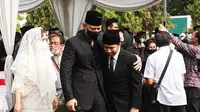 Agus Harimurti Yudhoyono ikut mengantar mendiang Hermanto Dardak ke tempat peristirahatan terakhir (https://www.instagram.com/p/ChgzmM3vDKB/)