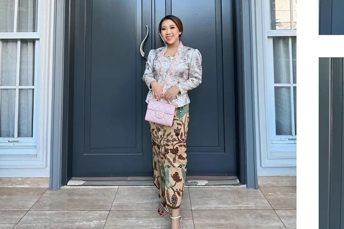 8 Gaya Artis Pakai Kebaya Floral yang Bisa Jadi Inspirasi untuk 17-an, dari Syifa Hadju, Beby Tsabina, hingga Andien Aisyah