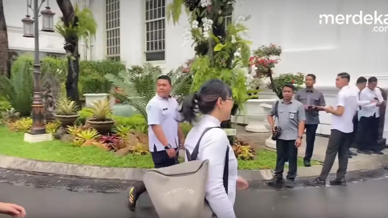 Penampilan Bersahaja Prof Stella Bawa Tas Ransel Bareng Staf Ikut Sidang Kabinet