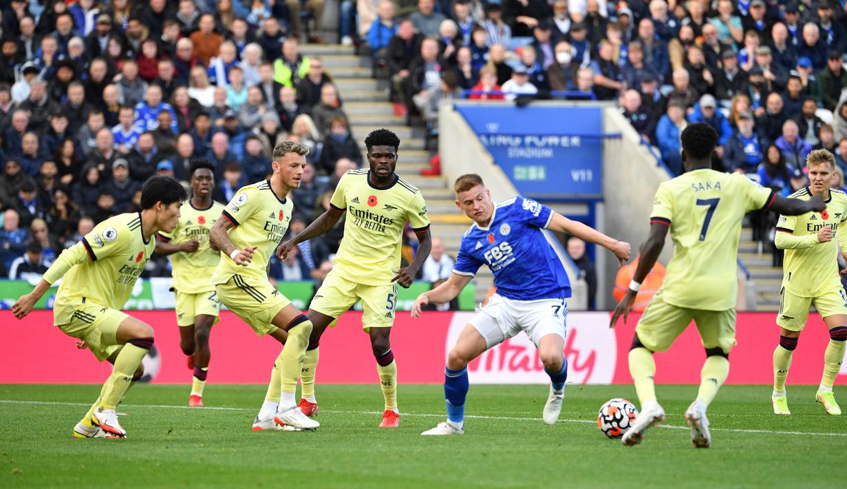 Berstatus sebagai tim tamu, Arsenal tidak sungkan mengambil inisiatif serangan. Tim besutan Mikel Arteta itu langsung tampil menekan sejak awal laga. (AFP/Justin Tallis)