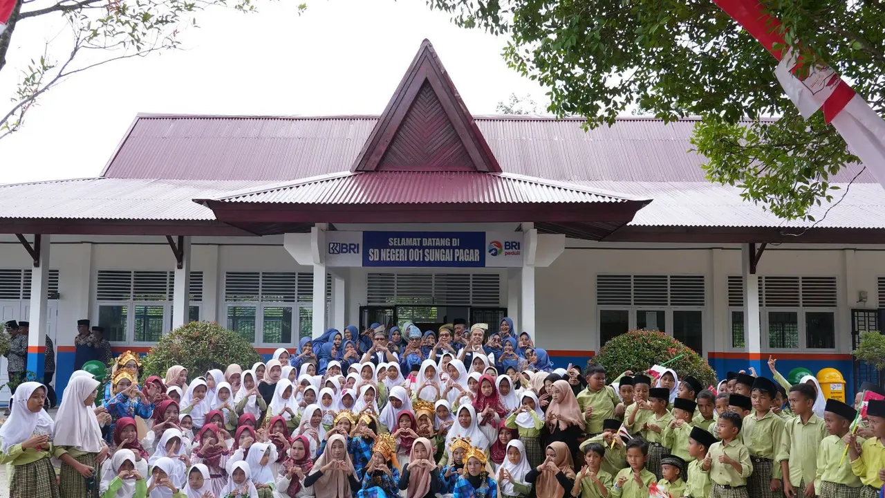 BRI Peduli bantu tingkatkan kualitas pendidikan di SDN 001 Sungai Pagar Riau