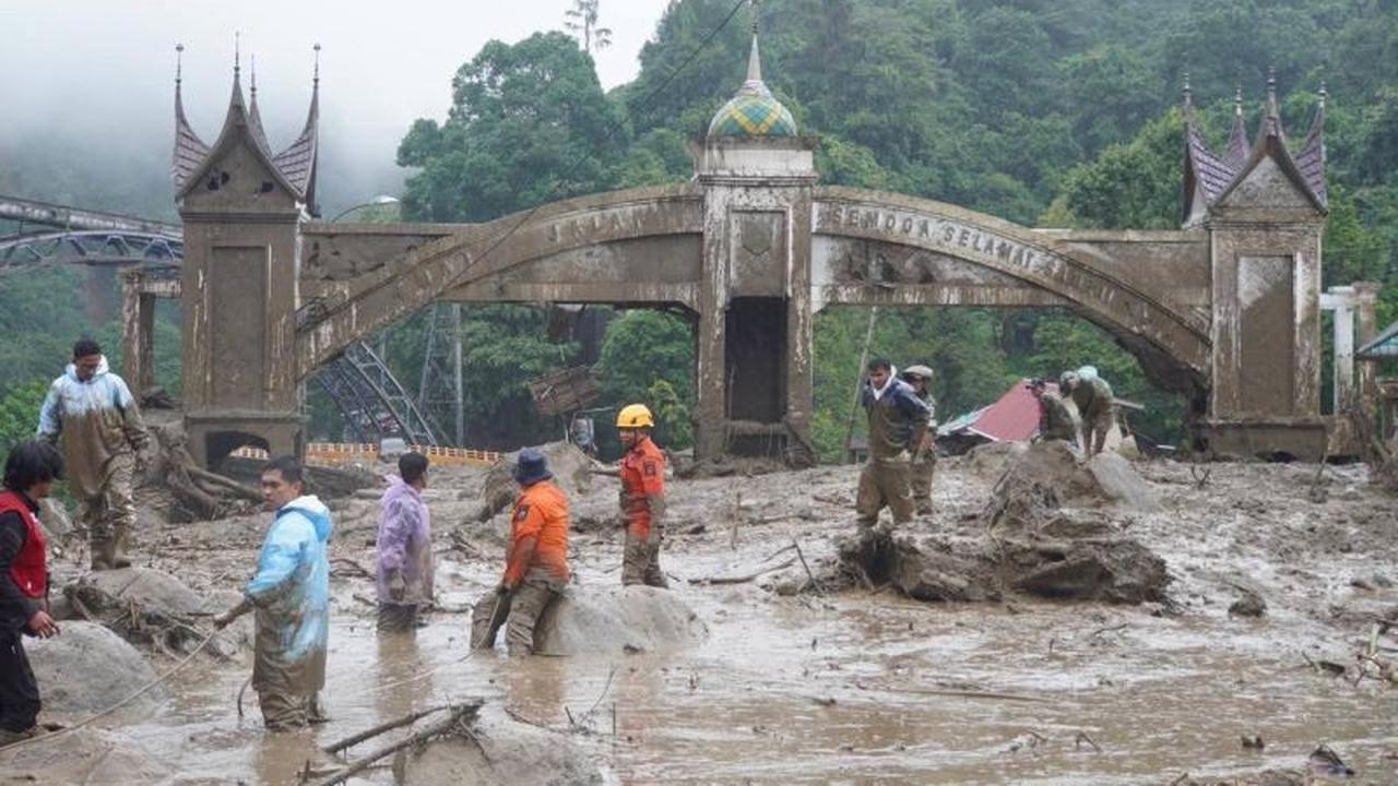 Tujuh Korban Banjir Bandang Padang Panjang Ditemukan Meninggal Dunia