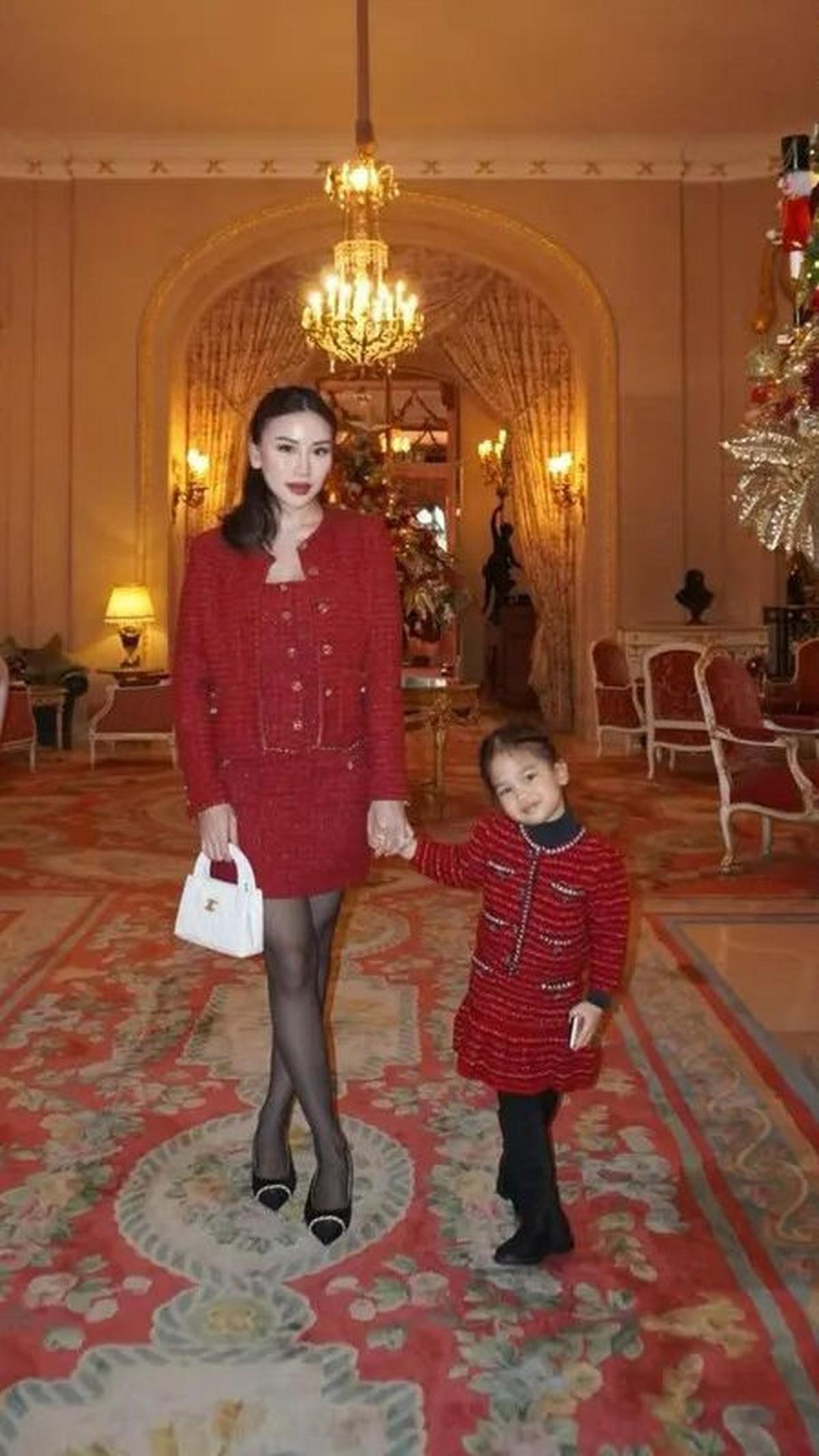Kezia Toemion dan putrinya