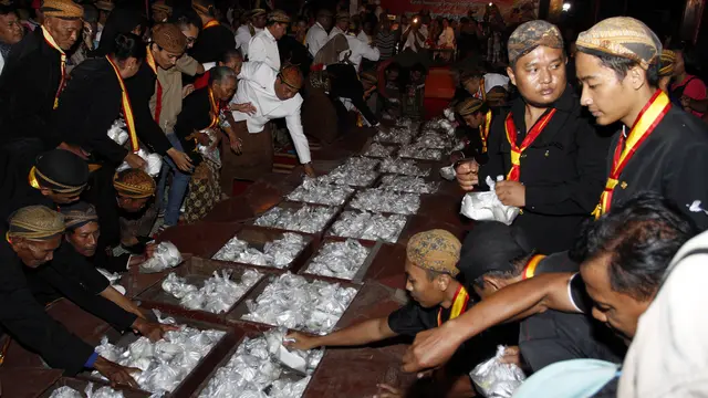 Kirab Malam Selikuran