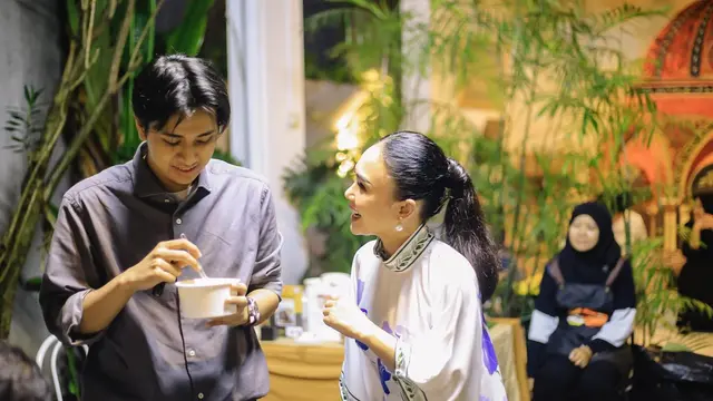 7 Momen Yuni Shara Gelar Bukber di Rumah, Dihadiri Sahabat dan Karyawan