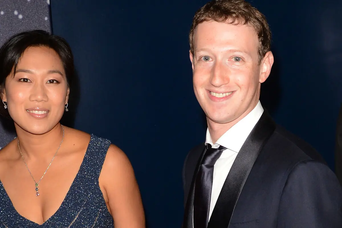 [Bintang] 5 Fakta Mengejutkan Priscilla Chan, Istri Bos Facebook Mark Zuckerberg