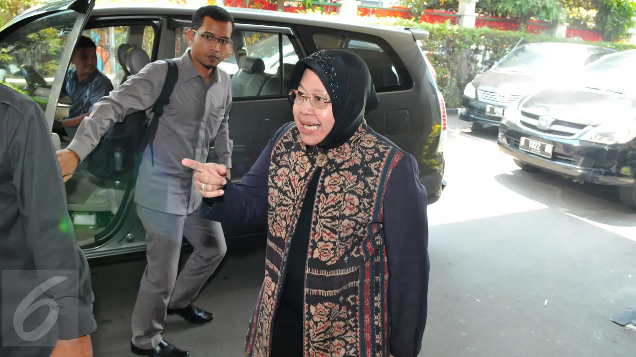 20150804-Walikota Risma Kaget Pasangan Penandingnya Hilang-Jakarta-Walikota Surabaya Tri Rismaharini