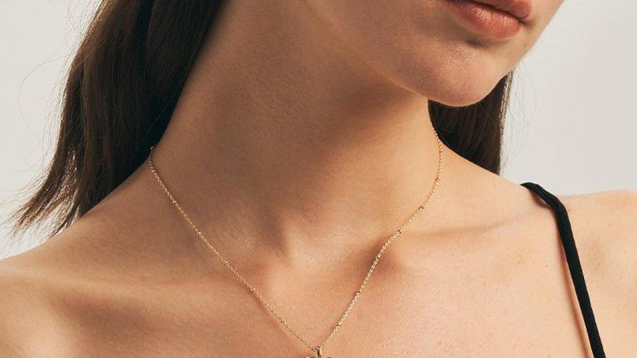 Ilustrasi Kalung Liontin Marmer Bentuk Hati