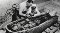 Penemuan mumi King Tut di Kairo, Mesir, oleh arkeolog Inggris bernama Howard Carter pada 16 Februari 1923. (Screenshot)