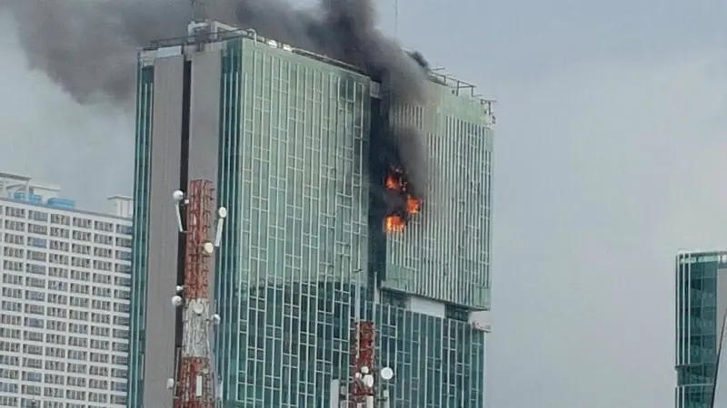 Kebakaran gedung baru di Kelapa Gading