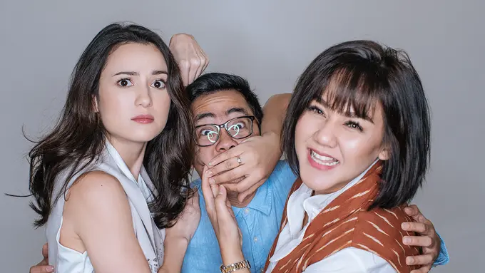 [Fimela] Julie Estelle - Dennis Adhiswara - Sissy Prescillia