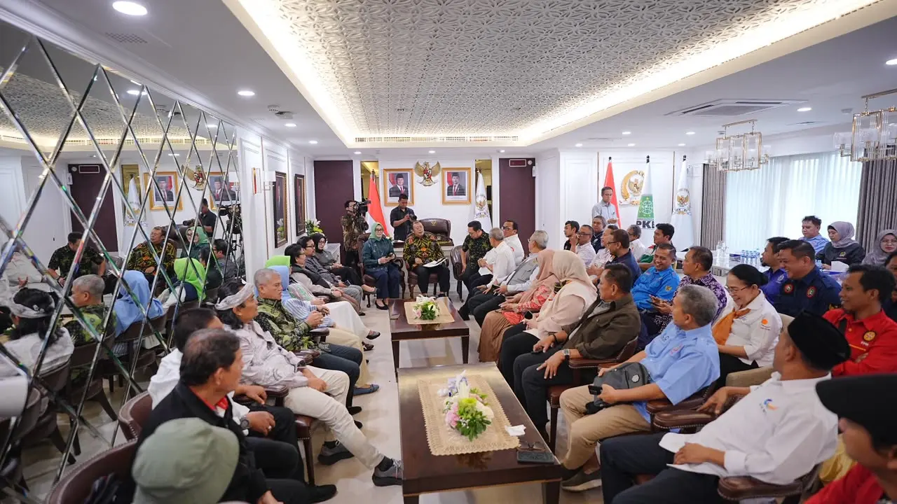 Koalisi Buruh diterima oleh pimpinan DPR dan sejumlah fraksi dalam Panja Komisi IX DPR (Istimewa)