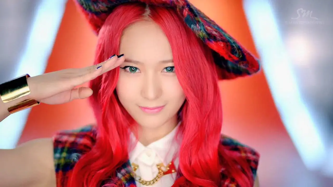 Krystal f(x) Buat Seorang Personel CNBLUE Ini Menderita