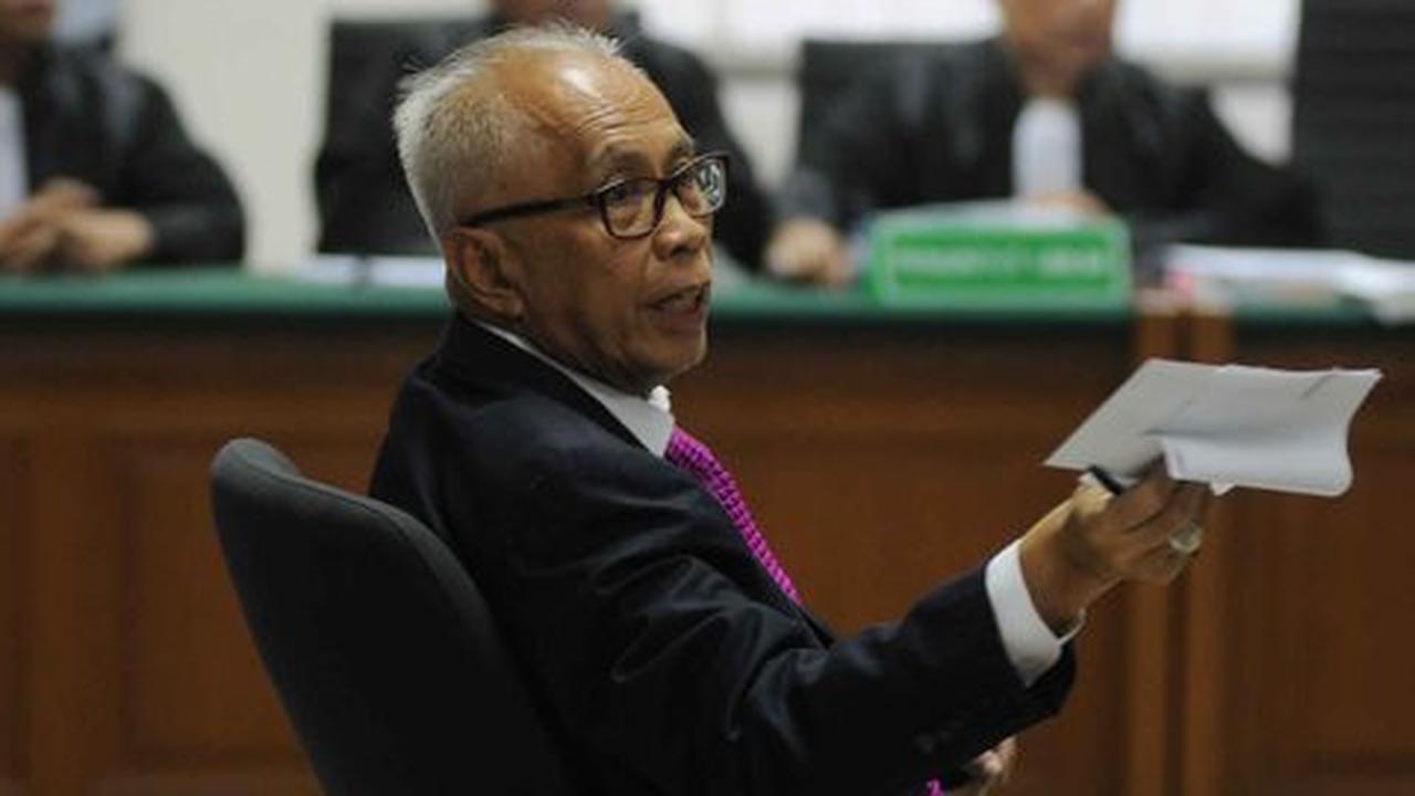 Suap panitera PTUN Medan, OC Kaligis pakai uang pribadi USD 2.500