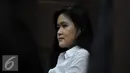Ekspresi Jessica Kumala Wongso saat mendengarkan keterangan dari saksi ahli psikologi klinis Antonia Ratih Handayani di sidang lanjutan pembunuhan Mirna Salihin di PN Jakarta Pusat, Senin (15/8). (Liputan6.com/Johan Tallo)