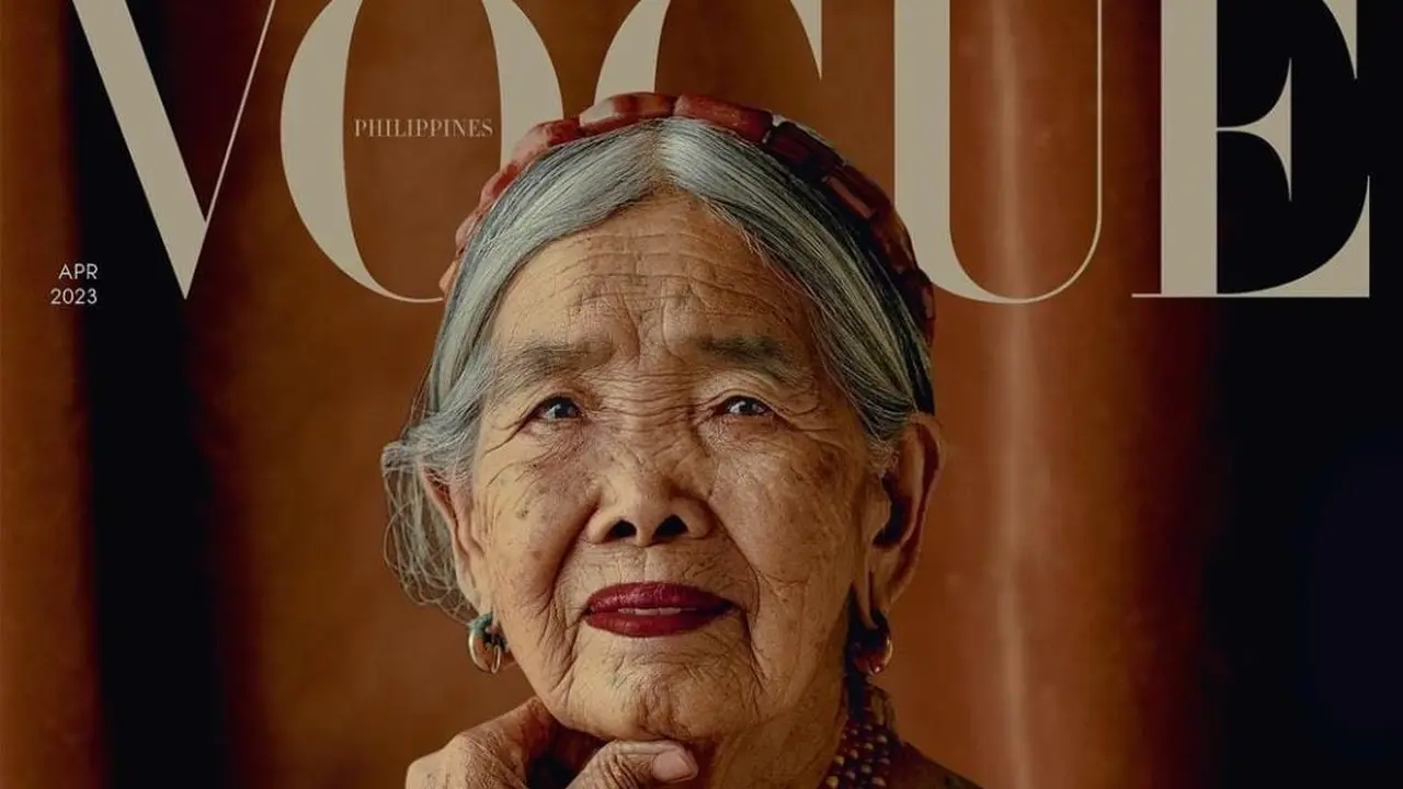 Foto seniman tato Apo Whang-Od dalam pemotretan Majalah Vogue edisi Filipina (Source: Instagram/ @voguephilippines)
