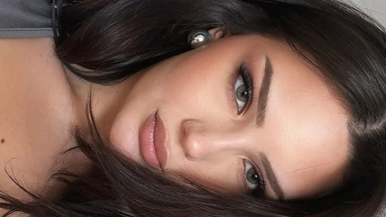 Iludtrasi Penggunaan Nude Eyeliner pada Lengkungan Bibir (©Pinterest)
