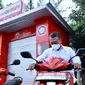 Menteri ESDM Arifin Tasrif meninjau Charging Station (SPKLU) dan Battery Swapping Station (SPBKLU) Pertamina di Bali untuk mendukung kendaraan listrik di Indonesia.