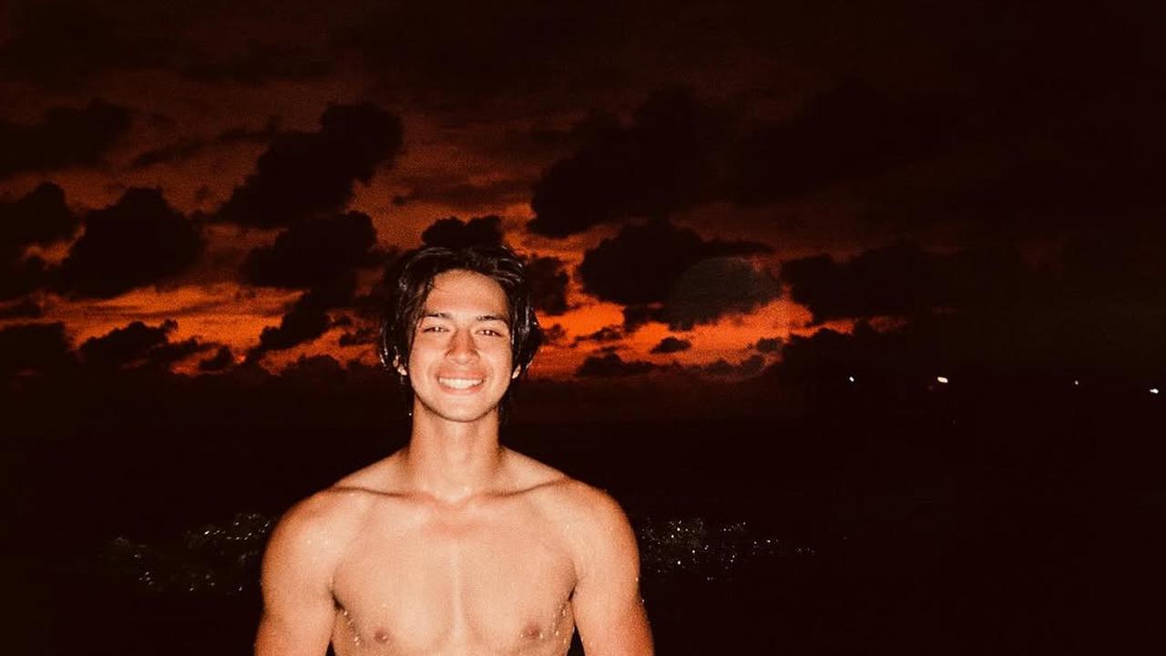 Potret Ganteng Arya Mohan, Pemain Sinetron 'ASMARA GEN Z' yang Kini Jadi Idola Baru
